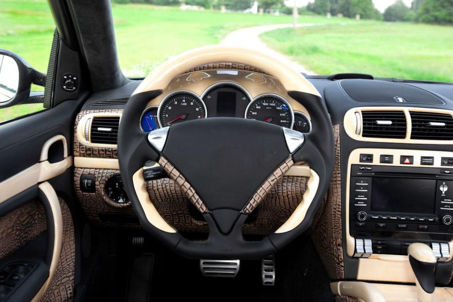  Porsche Cayenne 955 by Mansory 2009 года  (фото 6 из 38)